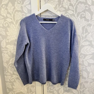 Stickad tröja - Jättefin tröja från veromoda (lite nopprig)