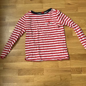 Randig tröja - Knappast använd 