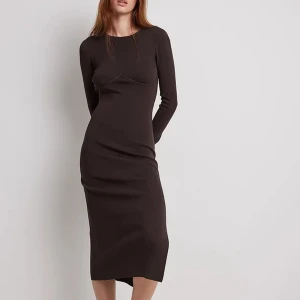 Klänning  - Klänning från na-kd i storlek xs, aldrig använd. Superfin öppning i ryggen