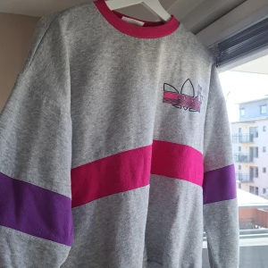 croppad sweatshirt - såå snygg sweatshirt men tyvärr för liten för mig. Stor i modellen!