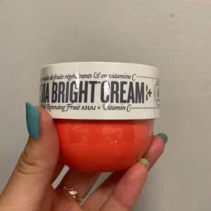 Sol de Janeiro  - Helt ny sol de janeiro 40 kräm på 75 ml. Helt ny med plasten kvar som man ser på bilden. 