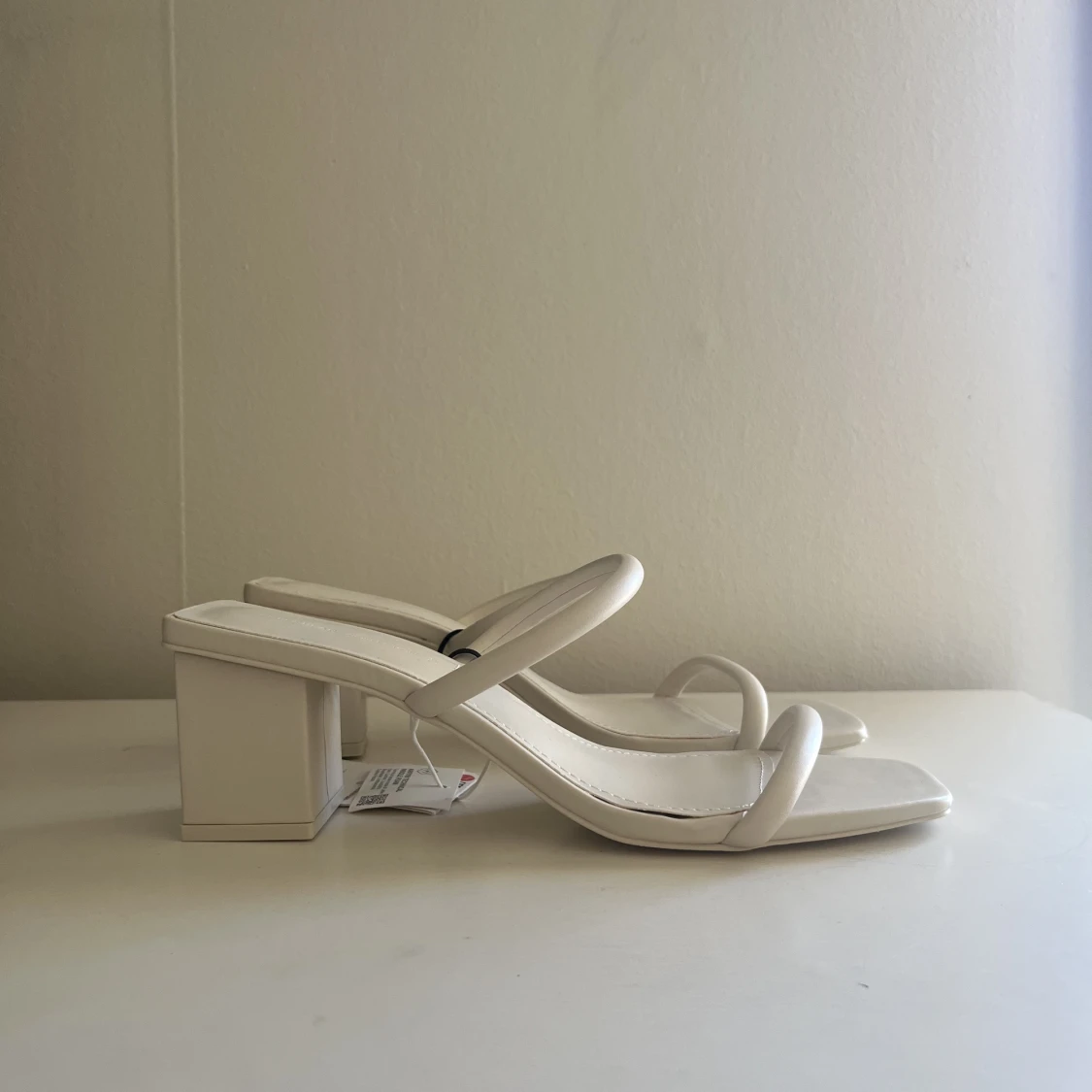 Helt nya klackar - 90