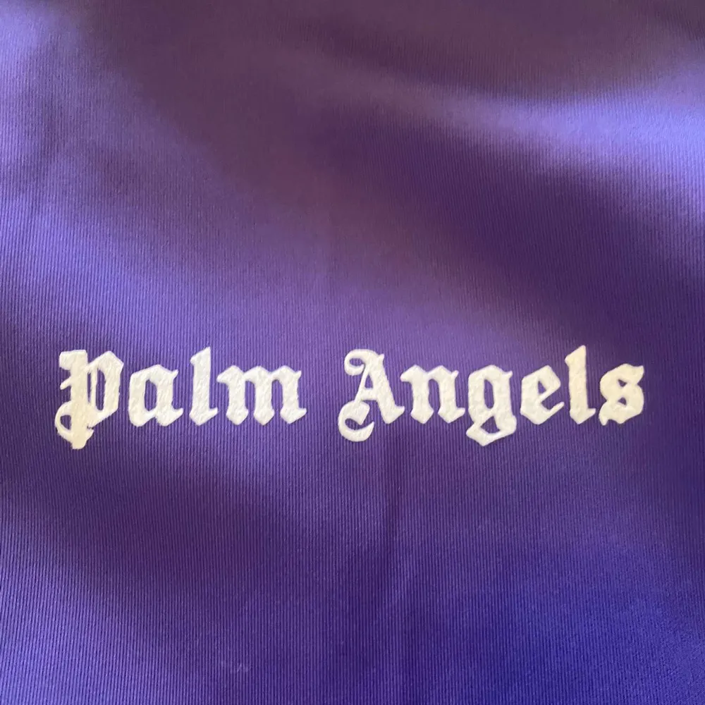 Palm angels tröja lila 1:1 kopia oanvänd . Hoodies.