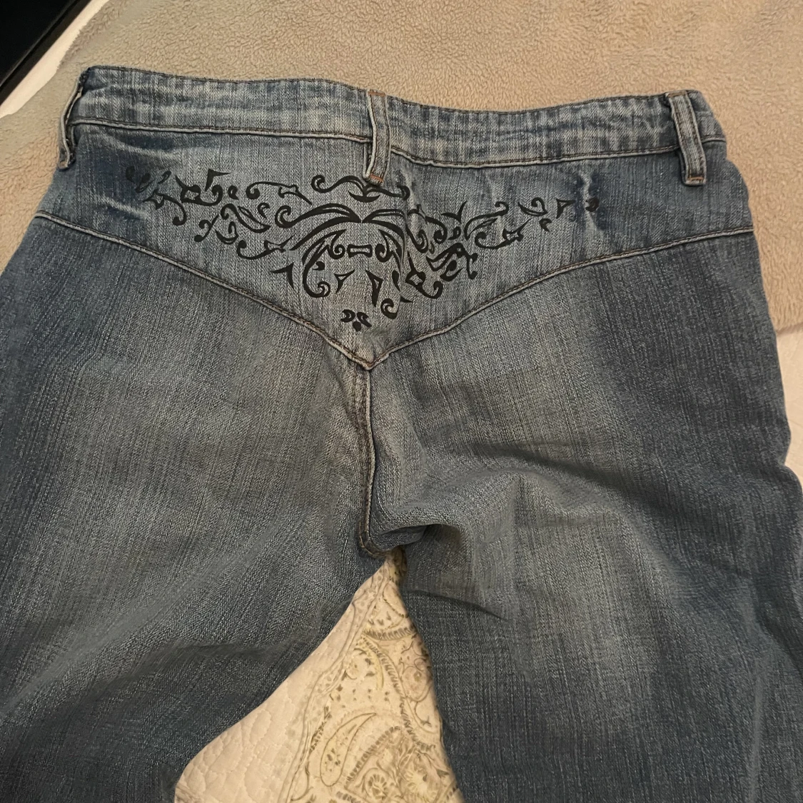 Jeans med tryck - 91