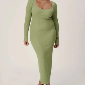 Adoore - Aldrig använd Strl 38 Nypris 1350 Säljes för 600