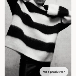 Stickad randig tröja  - Säljer denna Såå fina alpacka stickade tröjan från hm! Köptes för nån vecka sen, men vill köpa en större💖🌸köptes för 700 kr