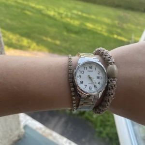 Klocka från casio - Klocka från casio i nyskick, batteriet bytt för inte länge sedan. Nypris 860kr. Använd gärna ”köp nu” och allt på min sida är 3 för 2😊💕