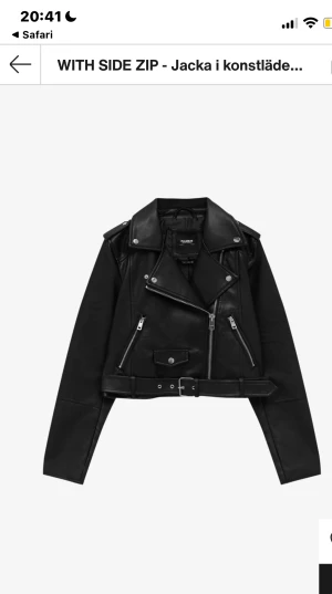 Skinnjacka från pull&bear - Jättefin skinnjacka, inte använt mycket. Stoleken L men sitter som en S, XS.💕 Köpte den för 400kr köparen står för frakten