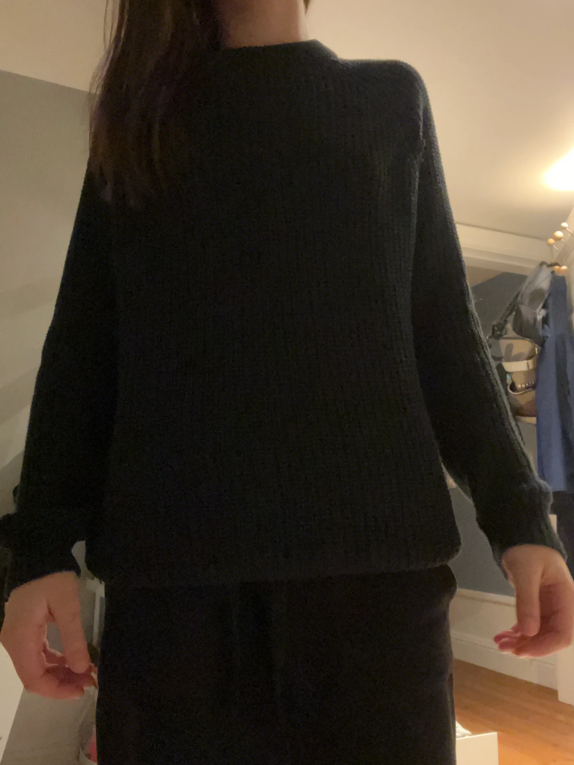 Stickad tröja svart