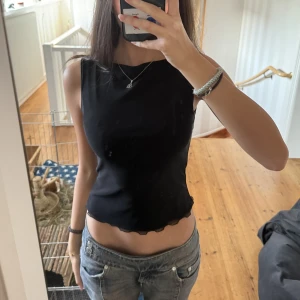 brandy cool topp - Säljer denna jättefina toppen från brandy! Är helt ny med prislapp kvar!!💗💗köpt för 242kr i butik, säljer för 205kr😍 Visad på en XS-S 