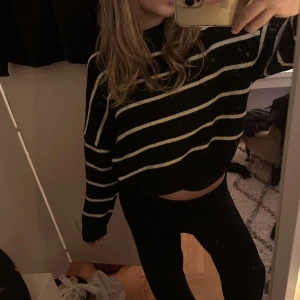 Randig tröja  - Tröja från nakd, knappt använd 