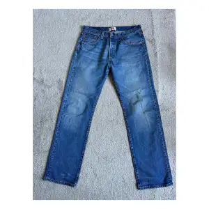 Mens Levis Jeans, 501, Blue, size 32/32.  Condition: 9/10, only signs of wear on the back tag.  Stockholm