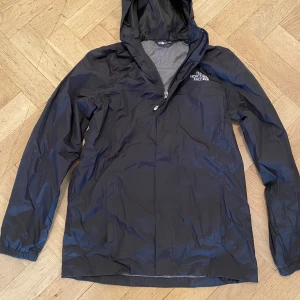 The North Face jacka - Regnjacka XL junior i fint skick.