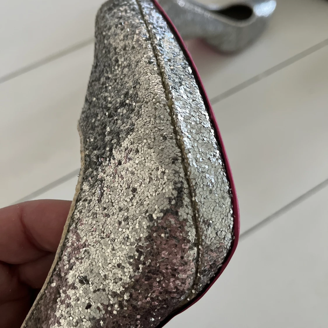 Glittriga skor med höga klackar - 91