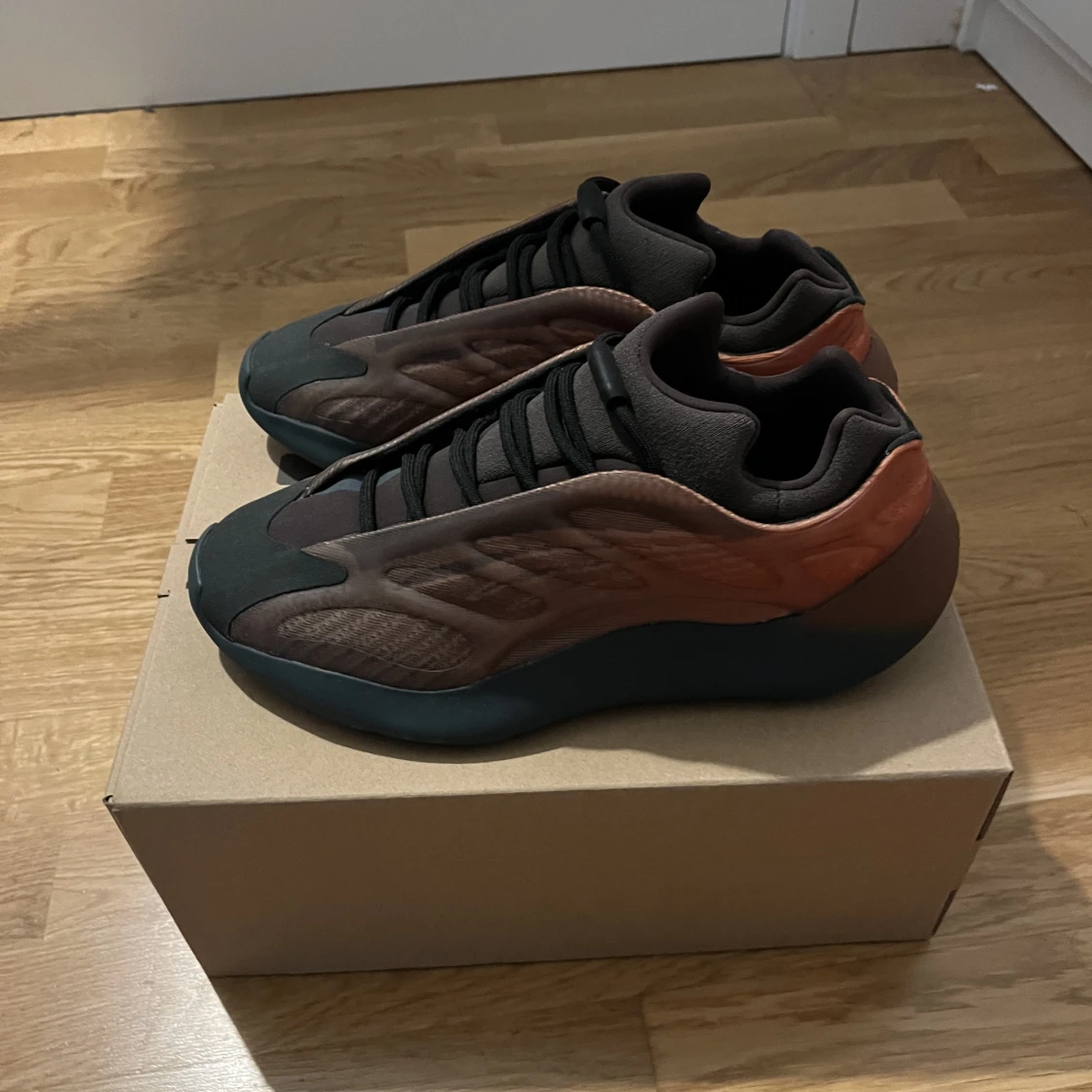 Yeezy 700v3