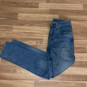 Levis jeans  - Sköna 511 Levis som ej kommer till användning längre. Pris kan diskuteras. Lite mörkare än blå 