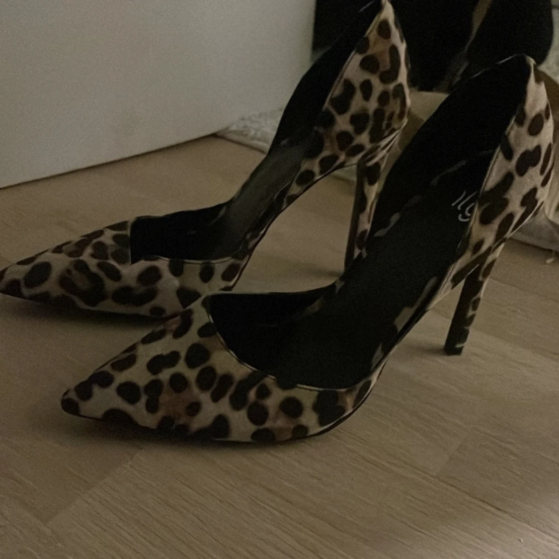 Leopard klackskor strl 38