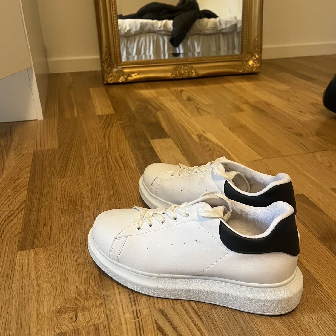 Alexander mcqueen liknande  - 90