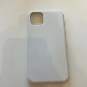 Ett vitt mobilskal till iPhone 11. Använd några gånger men är i nyckick!
