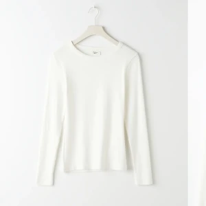 Långärmad  - Vit långärmad tröja från Ginatricot! 