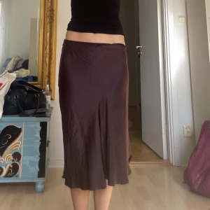 Massimodutti kjol - Satin, storlek S, inga defekter!