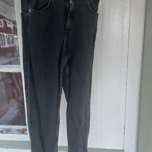 Svarat jeans  - Fina svarta jeans 