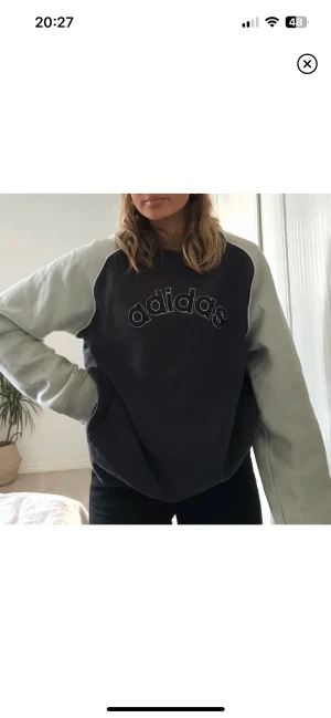 Vintage adidas sweatshirt  - Lånad bild! Köpte denna på Plick för ett tag sedan och kom tyvärr aldrig till användning. Tröjan är iprincip som ny och sitter oversized 😊