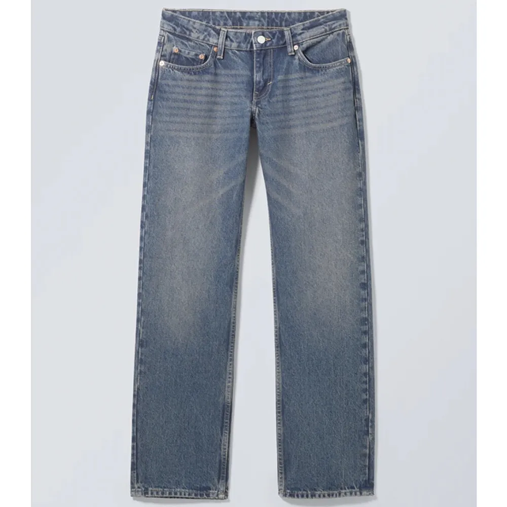 Säljer dessa Weekday jeans, mycket bra skick! Passar ej mig längre.. Jeans & Byxor.
