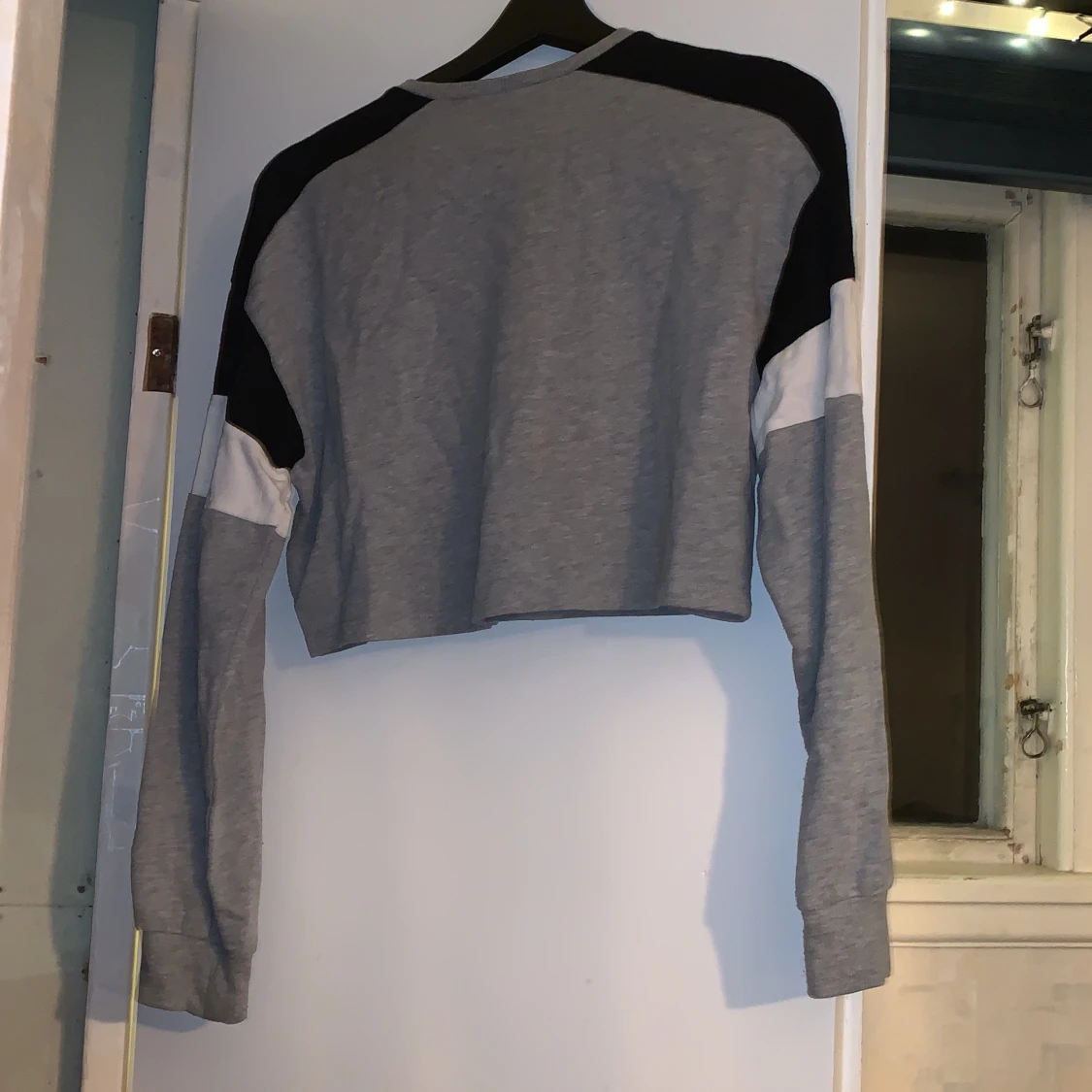Grå tröja - 90