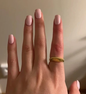 Guldpläterad ring - 17/5-18 strl.  Guldfynd X Alice Stenlöf  Nypris 699 Använd Få tal gånger  925 stearling silver 