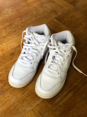 Nike  - Nike, knappt använda, storlek 37,5