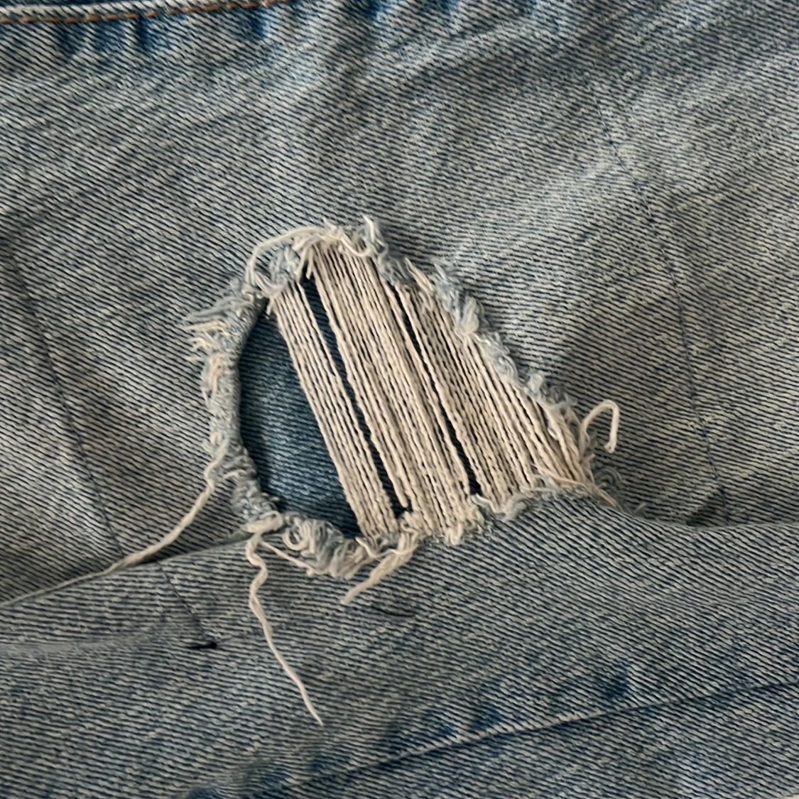 Blåa utsvängda jeans - 90