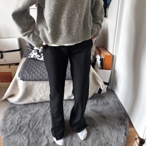 Kostym byxor från BIK bok - As snygga slutsålda lågmidjade kostym byxor från BIK bok 