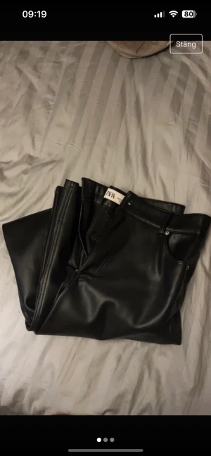 Skinnbyxor  - Från zara storlek 38. Använda en gång 