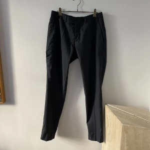 Tiger of Sweden herr kostymbyxor - Strl 48, knappt använda