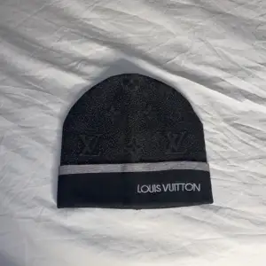 authentic lv hat perfect for winter