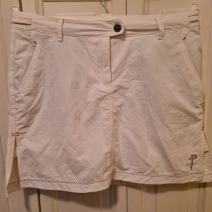 Pelle P byxkjol - Sparsamt använd byxkjol. Stl M. Ngt liten i stl.