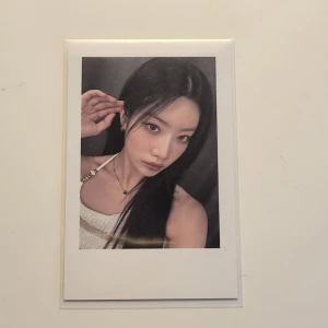 ODD EYE CIRCLE  - Odd eye circle kimlip pre orde benefit from their version up album Proofs on instagram @chaeyouh