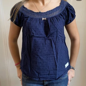 Jättefin Odd molly blus! - Jättesöt blus från Odd molly (nypris ca 1200kr). Säljs på @tiferesell på Instagram!