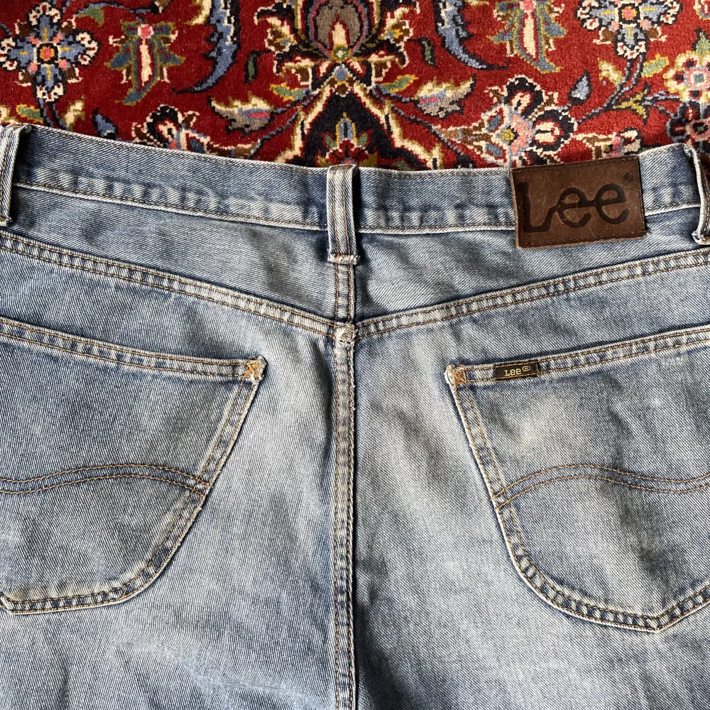 Baggy jeans från lee, w36 L34 men jag har klippt av dom lite så att dom inte ska vara så långa :). Jeans & Byxor.
