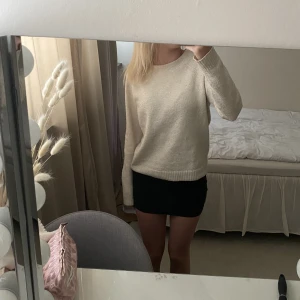 Stickad tröja - Säljer denna stickade tröja som aldrig kommer till användning längre 🩷GRATIS FRAKT 