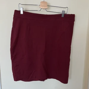 MQ kjol strl 46 - Mjuk, stretchig