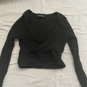 Topp - Snygg topp som är ribbad knappt använd 