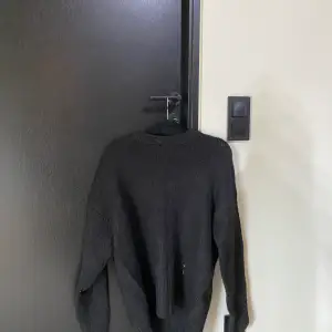Stickad tröja från lager 157 i storlek xs/s. 70kr