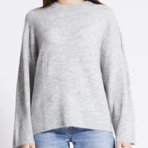 Stickad tröja - Grå stickad tröja från Lager 157! Använd cirka 2 gånger ❤️