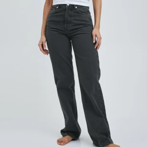 Jeans - Jeans från bikbok, regular wide