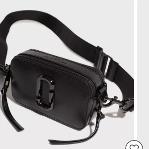 Marc Jacob snapchot  - Säljer nu min Marc jacob väska då jag inte använder den längre. Inga defekter och ganska ny. 