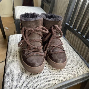 Inuikii skor bruna - Använd fåtal gånger. 