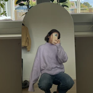 Tröja &otherstories  - Lila tröja från &otherstories, nästintill oanvänd! 