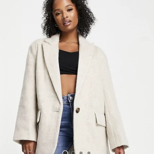 Ylle kavaj - Jättefin kavaj i yllemix som aldrig är använd, lappar finns kvar 🩷 Nypris : 849kr 🩷 Egna bilder skickas på begäran🤍